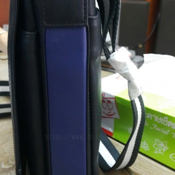 กระเป๋าสะพาย armani exchange