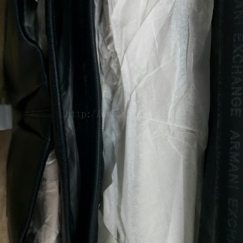 กระเป๋าสะพาย armani exchange