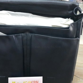 กระเป๋าสะพาย armani exchange