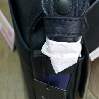 กระเป๋าสะพาย armani exchange