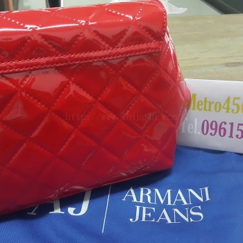 กระเป๋าสะพายหนังแก้ว Armani jeans รุ่น L Crss-Gloss Geo Red ของแท้