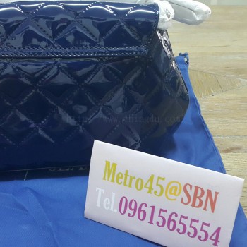 กระเป๋าสะพายหนังแก้ว Armani jeans รุ่น L Crss-Gloss Geo Blue ของแท้