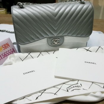 กระเป๋าสะพาย Chanel Classic Jumbo Caviar Chevron ของแท้