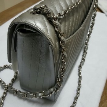 กระเป๋าสะพาย Chanel Classic Jumbo Caviar Chevron ของแท้