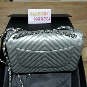 กระเป๋าสะพาย Chanel Classic Jumbo Caviar Chevron ของแท้