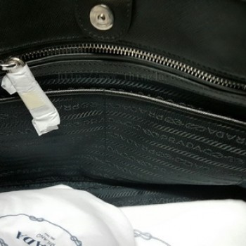 กระเป๋า Prada Nylon Tessuto Saffiano แท้