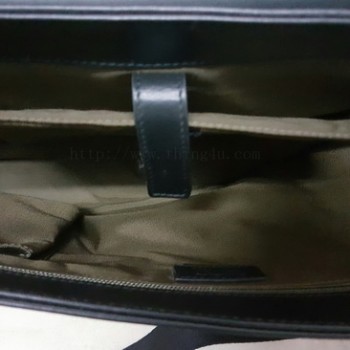 กระเป๋าสะพายหนัง Ferragamo แท้