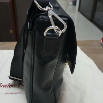 กระเป๋าสะพายหนัง Ferragamo แท้