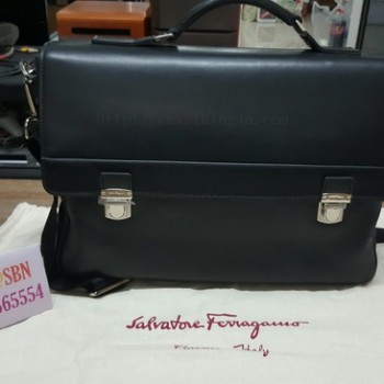 กระเป๋าสะพายหนัง Ferragamo แท้