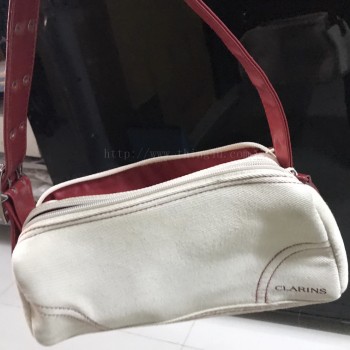 กระเป๋าถือ Clarins