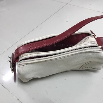 กระเป๋าถือ Clarins