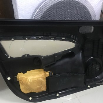 แผงประตูหน้าขวา MAZDA2 