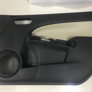 แผงประตูหน้าขวา MAZDA2 