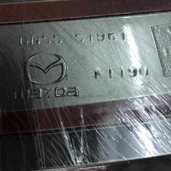 สปอยเลอร์หลัง Mazda3 4ประตู BK สีทอง