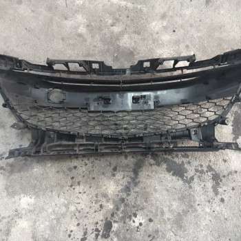 ตะแกรงกันชนหน้า MAZDA 3 BL แท้ รุ่นปลายปี