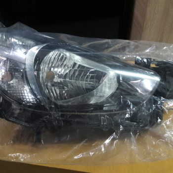 ไฟหน้า Mazda2 sky ของใหม่ แท้ ข้างขวา