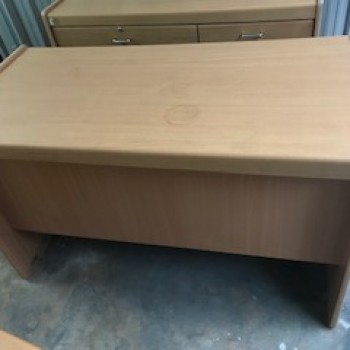 ขายโต๊ะทำงานสีครีม ขนาด 59x120x75cm. 